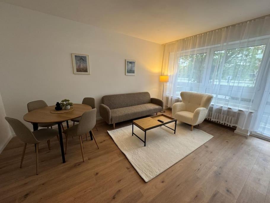 Zentrale In Nahe Messe & Rhein Apartment *